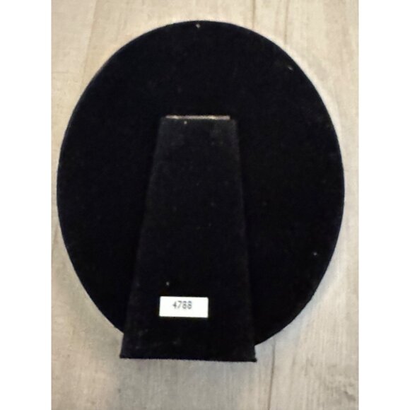 Silver Plated Oval Brass Photo Frame 5"x7" Lacquer Coated With Intricate Design - Picture 6 of 7